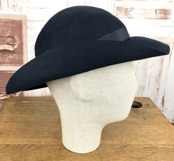 Classic Original 1930s Vintage Navy Blue Felt Hat