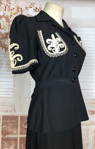 Exceptional Original 1930s Vintage Black Crepe Femme Fatale Suit With Soutache Embroidery