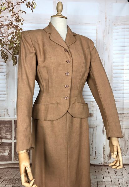 Beautifully Tailored Original Late 1940s Vintage Sand Coloured Skirt Suit