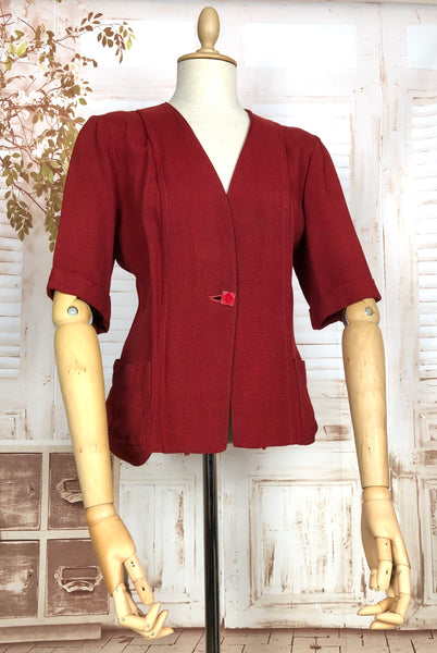 LAYAWAY PAYMENT 2 OF 2 - RESERVED FOR NICOLA - Stunning Original 1940s Volup Vintage Red Lightweight Summer Blazer With Geometric Button