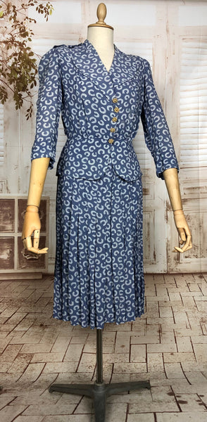 LAYAWAY PAYMENT 1 OF 2 - RESERVED FOR CLEMENTINE - Stunning Original 1940s Vintage CC41 Utility Rayon Novelty Print Skirt Suit