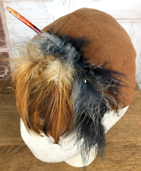 Fabulous Original Late 1930s / Early 1940s Vintage Rust Felt Cap With Feather Trim