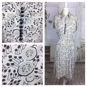 Original 1940s White Brown Vintage Tulip Roulette Passionflower Novelty Print Day Dress