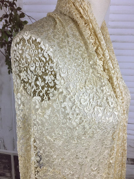 Original 1930s Ivory Lace Vintage Shawl