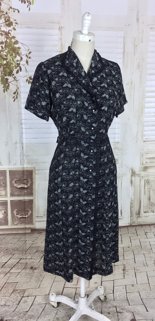 Original 1940s 40s Vintage Black Novelty Print Dress With Ruffles And ...