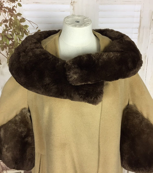Original 1950s 50s Vintage Volup Camel Cashmere Wool Cape Coat With Dark Brown Coney Fur Collar And Cuffs
