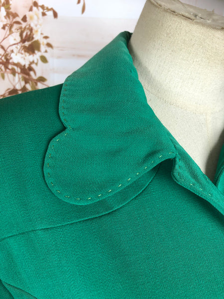 LAYAWAY PAYMENT 2 OF 2 - RESERVED FOR KELLY - Gorgeous Bright Green Original 1940s 40s Vintage Blazer With Scalloped Pockets