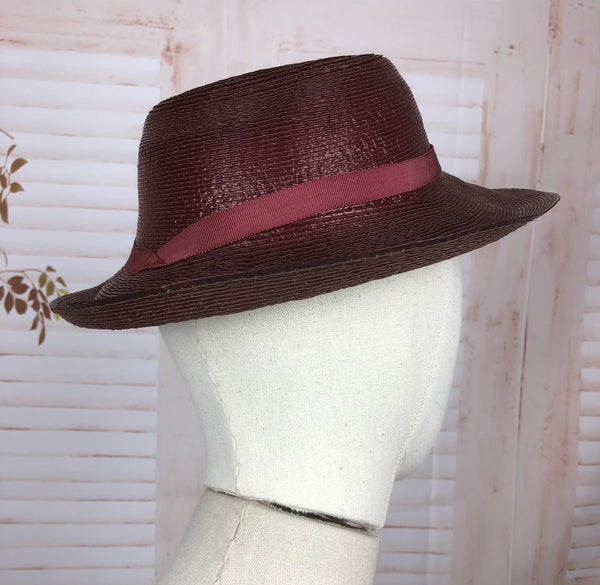 Original 1940s 40s Vintage Burgundy Cellophane Straw Trilby Hat