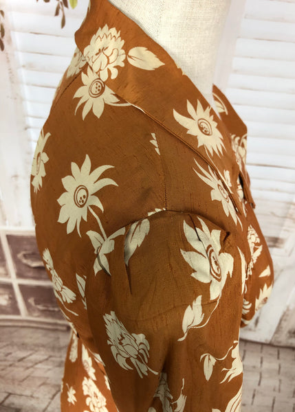 Amazing Original Late 1930s / Early 1940s Volup Vintage Rust Brown Floral Border Print Dress With Shirring