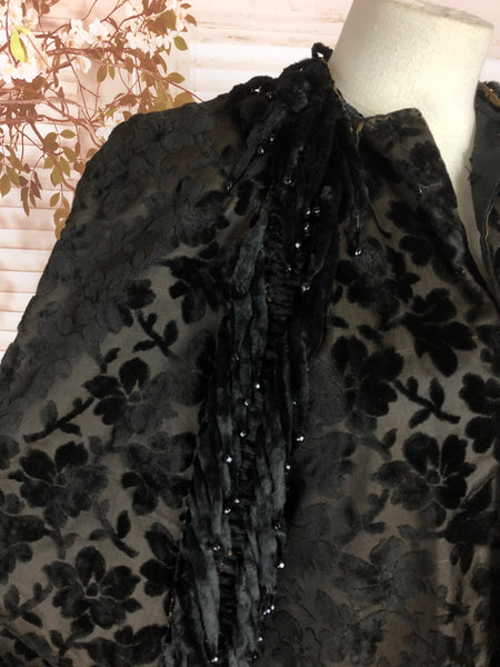 Original 1800s Victorian Raised Flower Pattern Devoré Velvet Cape With Mole Fur Tassels