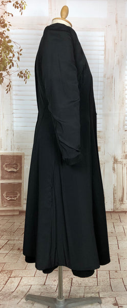 Exquisite Original 1940s Vintage Femme Fatale Black Fit And Flare Princess Coat