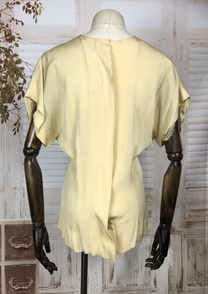 Gorgeous Original Vintage 1940s 40s Cream Rayon Button Back Blouse With Red Embellishment