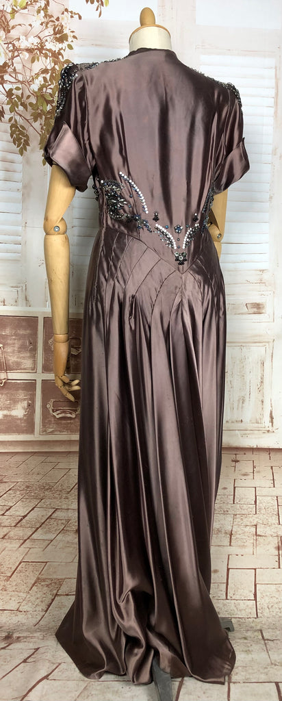 1940s evening dresses uk Discover 330 1940s Evening Gowns and 1940s fashion ideas