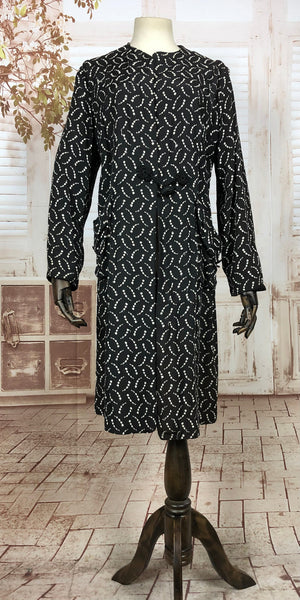 Fabulous Lightweight 1940s 40s Vintage Black And White Rayon Coat