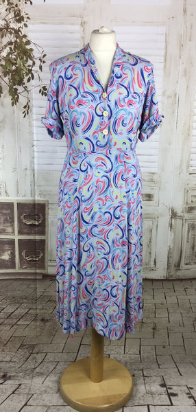 LAYAWAY PAYMENT 1 OF 2 - RESERVED FOR MICHELE - Original 1940s Volup Vintage Crepe Shirt Waister Dress With Swirly Pattern