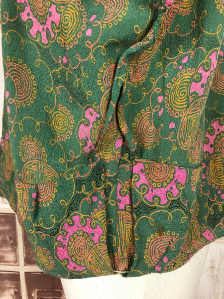 Original 1950s 50s Volup Vintage Green Crepe Blouse With Dolman Sleeve And Orientalists Pattern