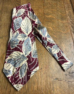 Beautiful Original Late 1930s / Early 1940s Burgundy Steel Blue And Cream Leaf Motif Silk Swing Tie