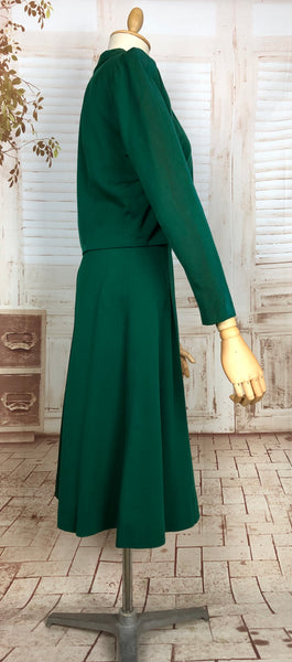 LAYAWAY PAYMENT 2 OF 2 - RESERVED FOR AISHA - Gorgeous Original Late 1940s Kelly Green Cropped New Look Skirt Suit