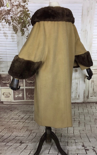 Original 1950s 50s Vintage Volup Camel Cashmere Wool Cape Coat With Dark Brown Coney Fur Collar And Cuffs