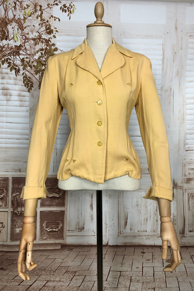 Gorgeous Original 1940s Vintage Lemon Yellow Gabardine Blazer With Arrow Details