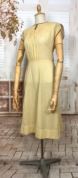 Gorgeous Original 1930s Vintage Pale Yellow And Brown Lightweight Textured Summer Dress