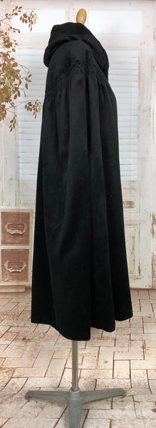 Super Rare Original 1920s Volup Art Deco Black Hooded Cape Cloak By Bonwit Teller