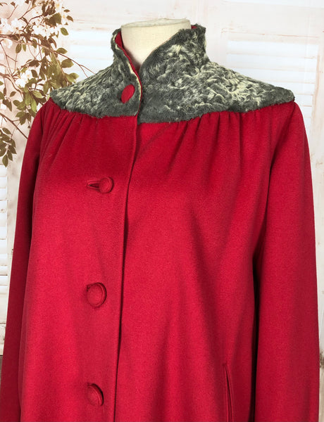 Super Rare Original 1940s 40s Vintage Red Swing Coat With Grey Astrakhan Collar By Carl Of New York