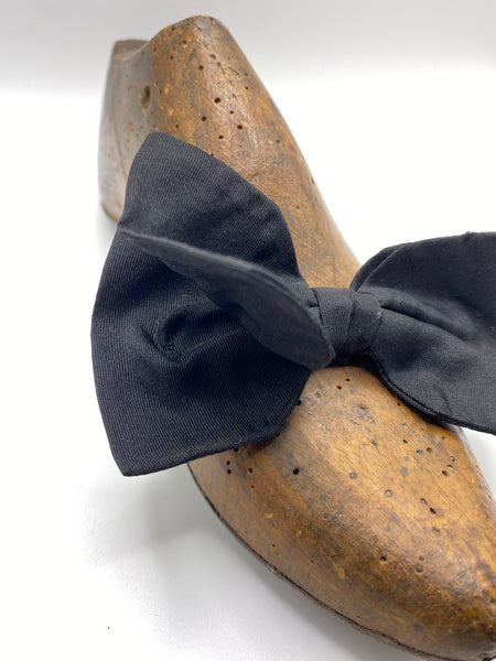 Fabulous Original 1940s 40s Vintage Clip On Black Bow Tie