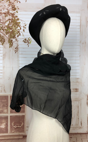 Stunning Original 1930s 30s Black Veiled Wimple Hat