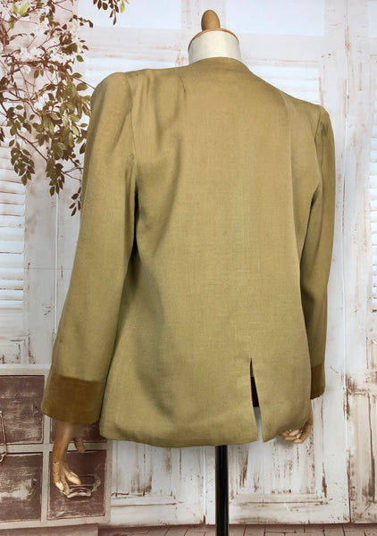 Exceptional Original 1940s Vintage Swing Coat With Huge Shoulders And Gold Lamé Soutache Pockets
