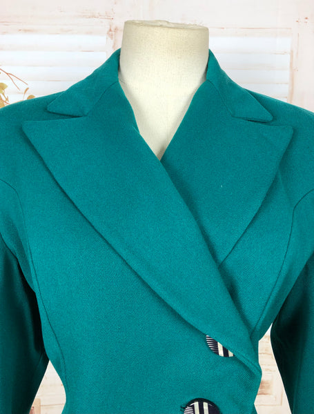 Superb Original 1940s 40s Vintage Emerald Green Blazer With Fabulous Asymmetric Button Closure