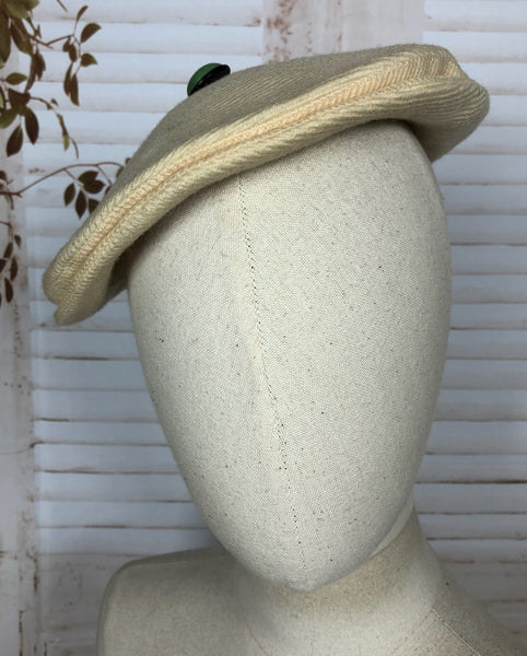 Unusual Original Late 1940s / Early 1950s Cream Beret Flat Cap With Button Detail