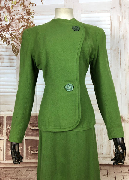LAYAWAY PAYMENT 2 OF 3 - RESERVED FOR NIKA - Fabulous Original 1940s 40s Vintage Bright Lawn Green Wool Crepe Suit With Huge Buttons