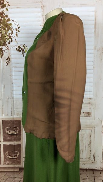 LAYAWAY PAYMENT 3 OF 3 - RESERVED FOR NIKA - Fabulous Original 1940s 40s Vintage Bright Lawn Green Wool Crepe Suit With Huge Buttons