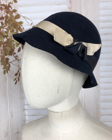 Original 1930s 30s Vintage Navy Blue Cloche Hat