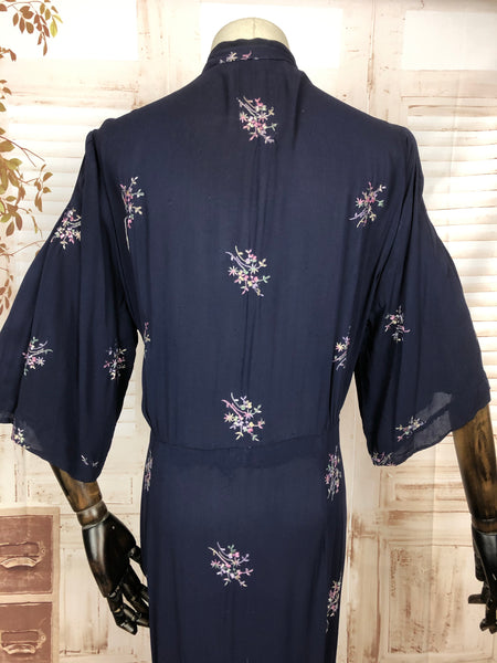 Stunning Original 1940s 40s Volup Vintage Navy Blue Dress With Embroidered Flowers