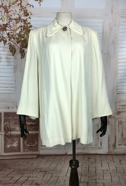 Exquisite Original 1940s 40s Volup Vintage Off White Gabardine Swing Coat