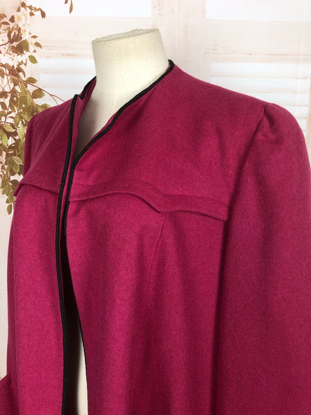 Original 1940s 40s Volup Vintage Fuchsia Pink Clutch Coat With Piping Details