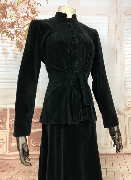 LAYAWAY PAYMENT 1 OF 2 - RESERVED FOR LAVINIA - Amazing Original Early 1940s 40s Sumptuous Black Velvet Belted Femme Fatale Suit