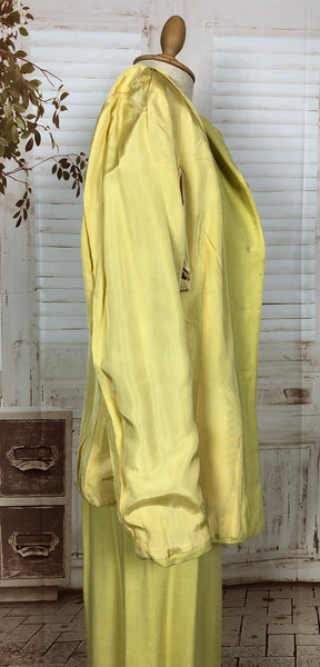 LAYAWAY PAYMENT 1 OF 2 - RESERVED FOR ANGELA - PLEASE DO NOT PURCHASE - Fabulous Original 1940s 40s Vintage Lightweight Lemon Yellow Summer Suit  With Corsage