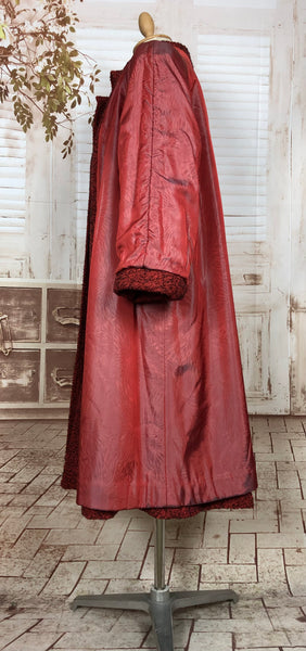 Stunning Original Late 1940s Volup Vintage Red And Black Fleck Swing Coat