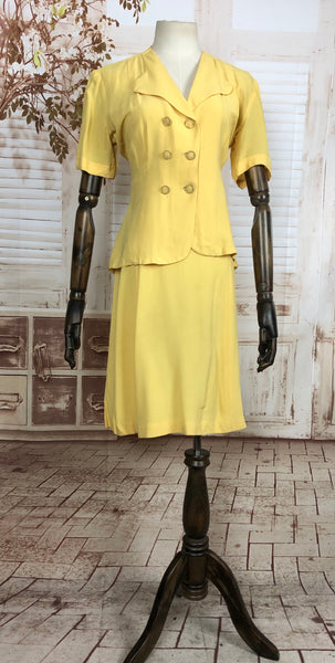 Original 1940s 40s Vintage Spring Yellow Double Breasted Summer Suit With Pleated Bustle