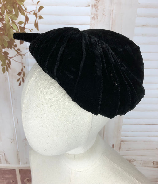 Vintage 1940s 40s Black Velvet Hat With Pleated Details And Huge Hat Pin