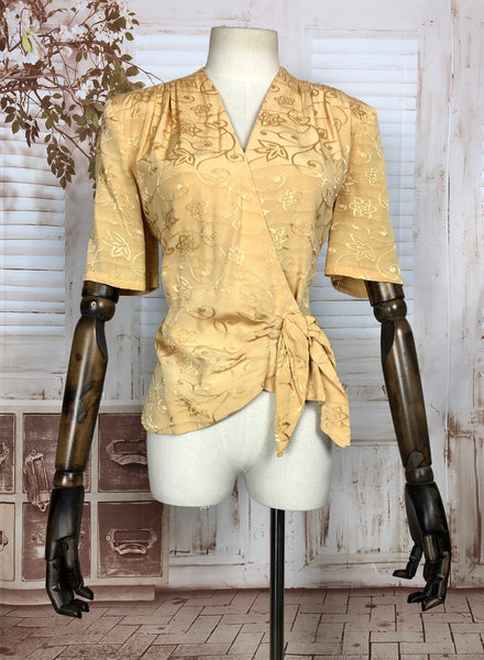 Gorgeous Original 1940s 40s Buttercream Yellow Embroidered Rayon Blouse