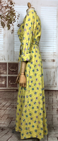 Vibrant Lemon Yellow Original 1940s Vintage Full Length Housecoat