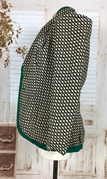 LAYAWAY PAYMENT 2 of 2 - RESERVED FOR FENICE - Stunning Original 1940s 40s Vintage Emerald Green Blazer With Gorgeous Lining And Arrow Pockets