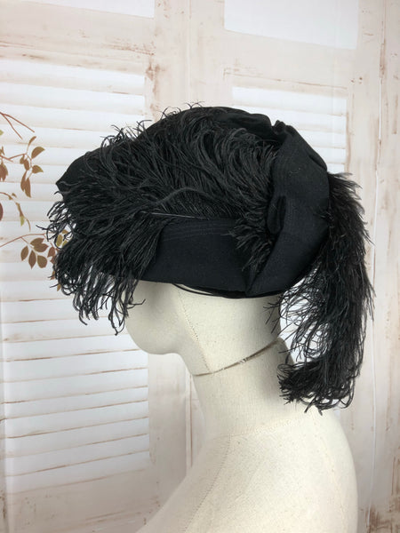 Black Edwardian 1910s Hat With Ostrich Feather Decoration
