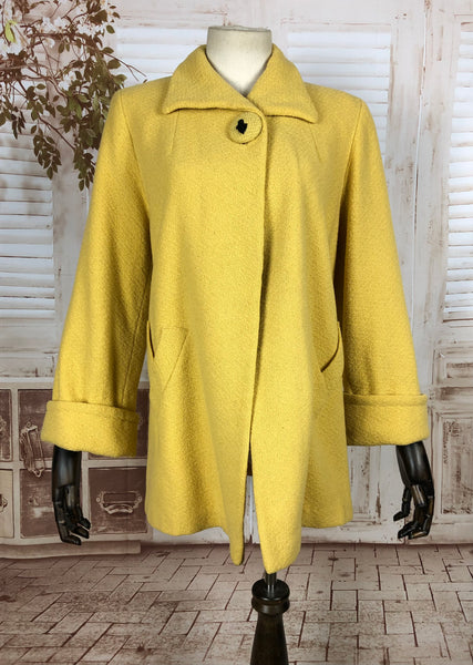 LAYAWAY PAYMENT 2 OF 2 - RESERVED FOR GILDA - Gorgeous Original 1940s Vintage Mustard Yellow Swing Coat With Arrow Button And V Pockets