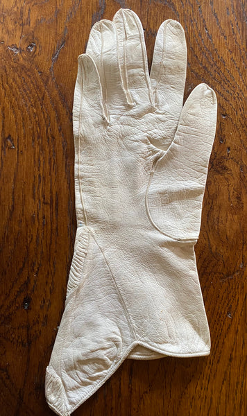 Stunning Original 1930s 30s Vintage White Leather Gauntlet Gloves