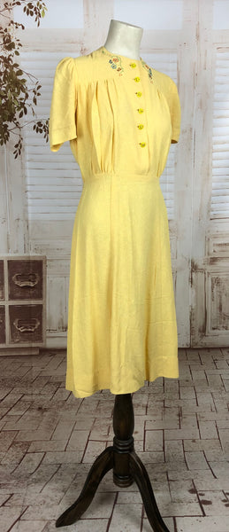 Original Vintage 1930s 30s Yellow Cotton Summer Dress With Puff Sleeves Painted Buttons And Embroidered Flowers